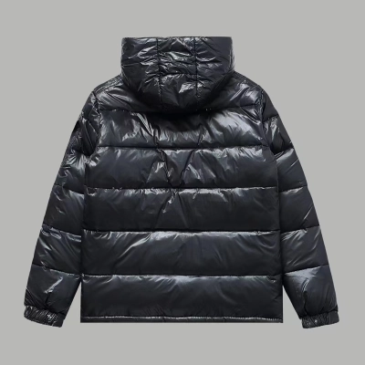 Prada puffer jacket. Medium Black 02