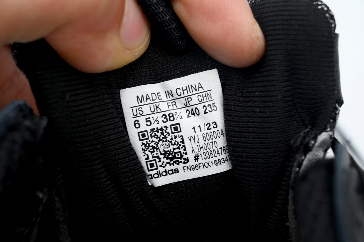 Adidas XLG Runner Deluxe All black