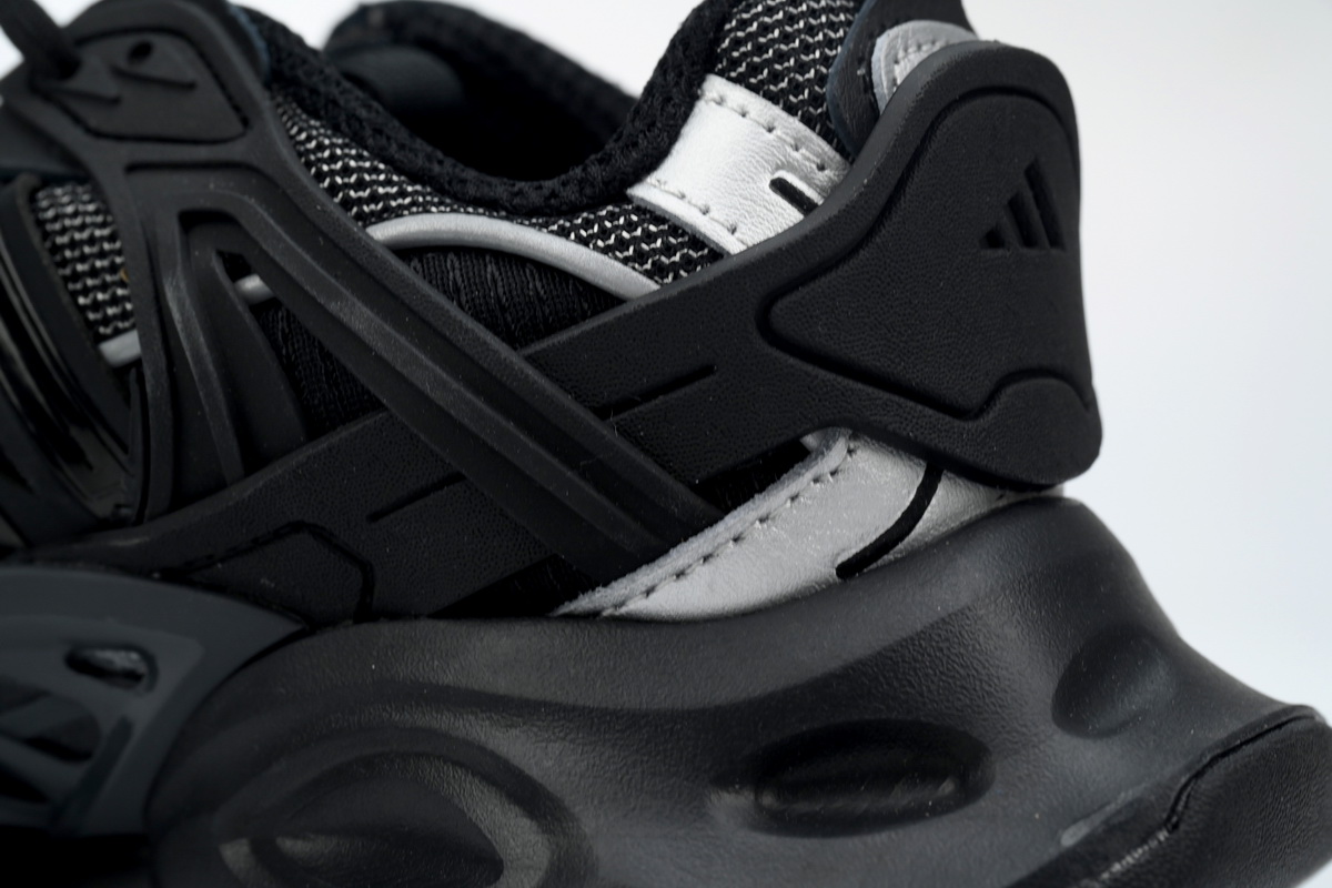 Adidas XLG Runner Deluxe All black