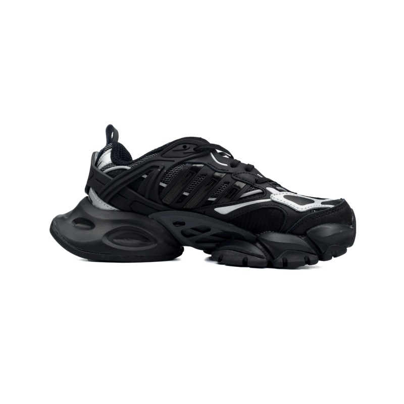 Adidas XLG Runner Deluxe All black