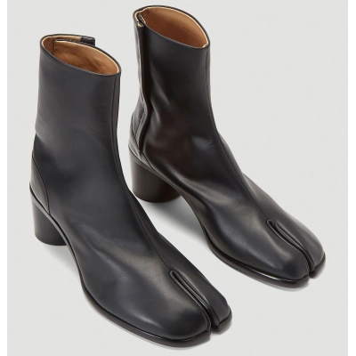 Maison Margiela Tabi Boots in Black 01