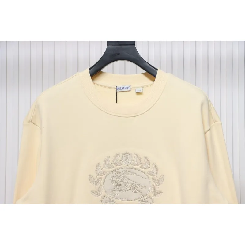 Burberry BBR 24Fw Oak Horse Embroidery Off-White Crewneck Sweatshirt