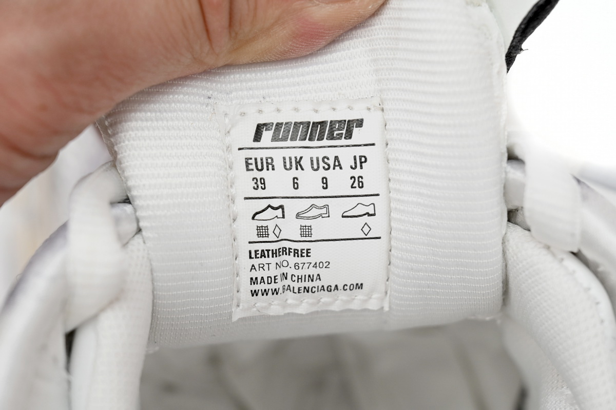 PK God Batch Balenciaga Runner Graffiti White 677402 W3RBQ 9010