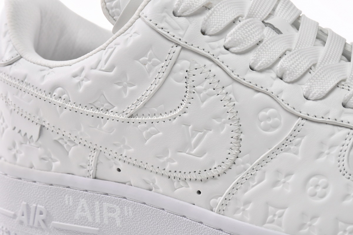 PK God Batch LOUIS VUITTON x Nike Air Force 1 Triple White LK0221