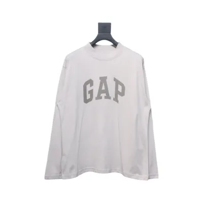 YEEZY x GAP x BALENCIAGA BEIGE 01