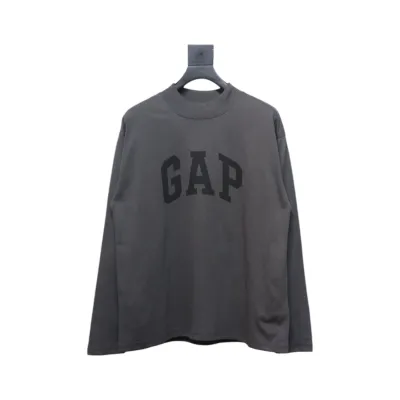 YEEZY x GAP x BALENCIAGA GREY 01