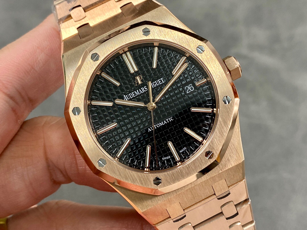 Audemars Piguet Royal Oak 15400OR.OO.1220OR.01