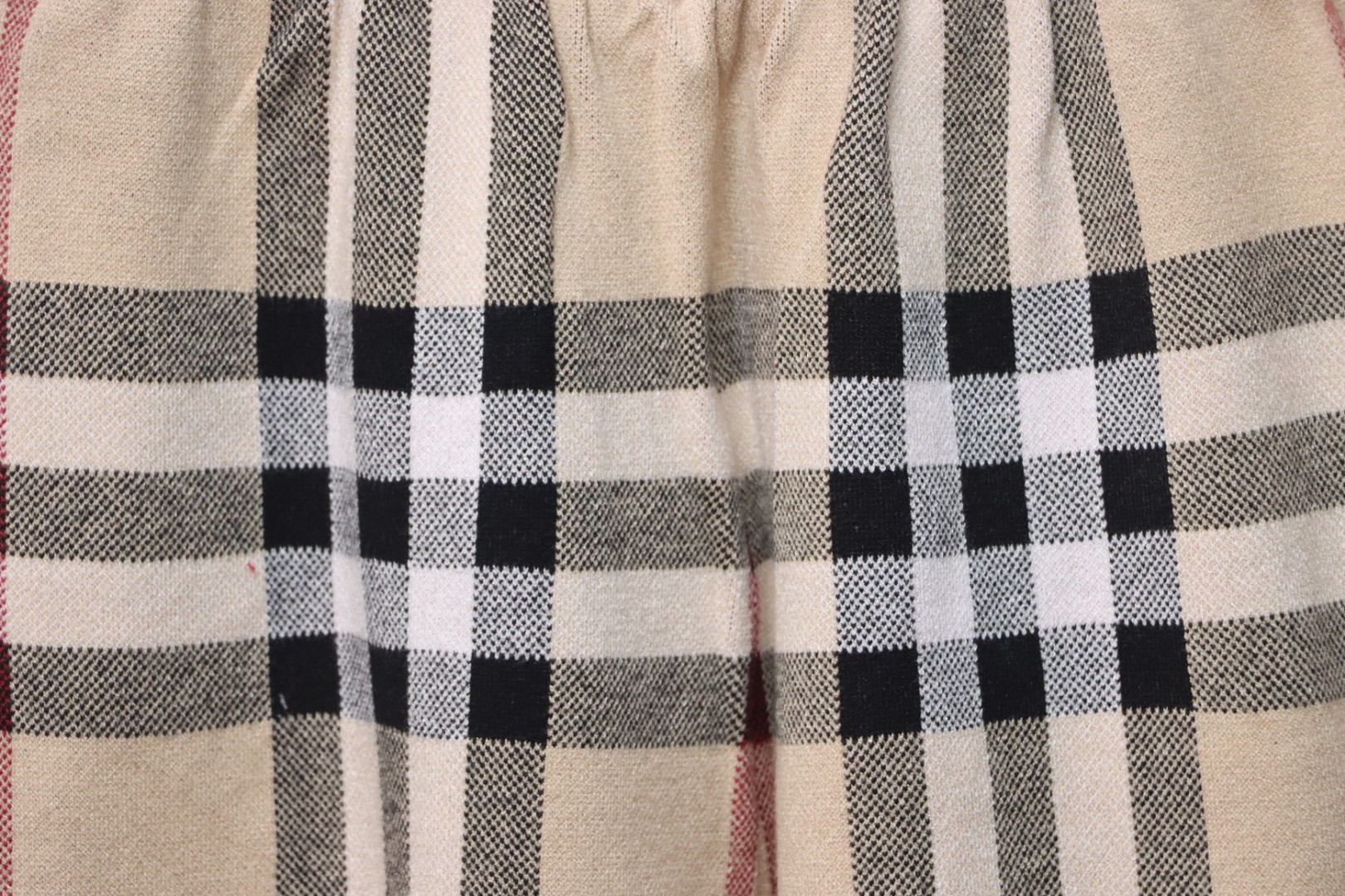 Burberry Large check knit shorts