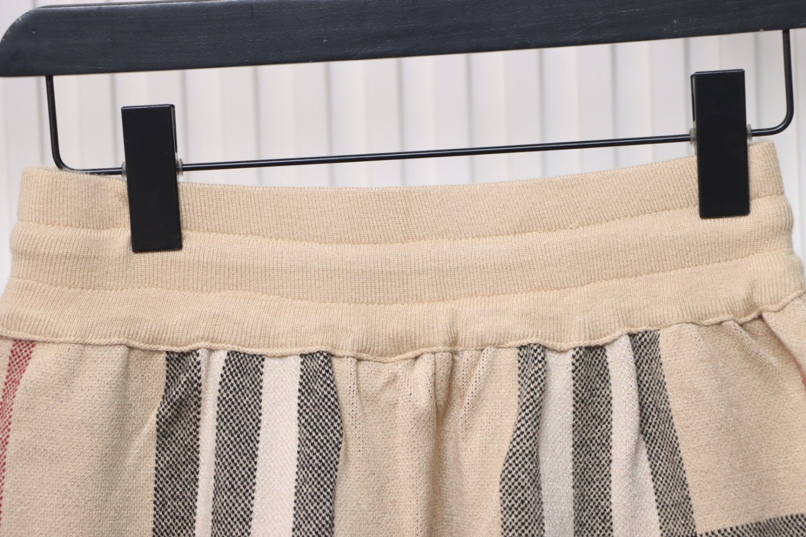 Burberry Large check knit shorts