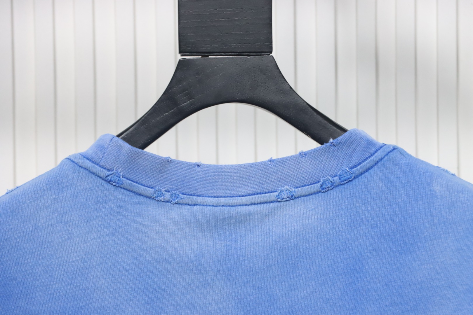 Balenciaga 25ss washed cola embroidery fried color hole short-sleeved T-shirt blue