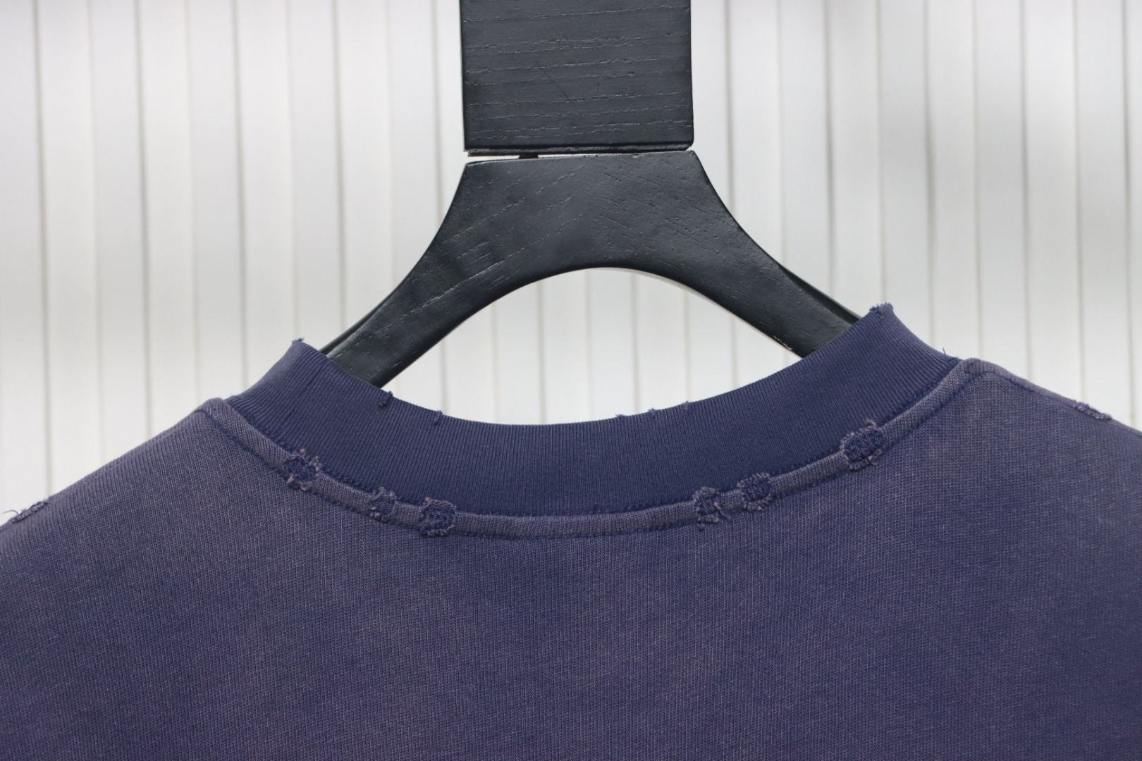Balenciaga 25ss washed cola embroidery fried color hole short-sleeved T-shirt dark blue