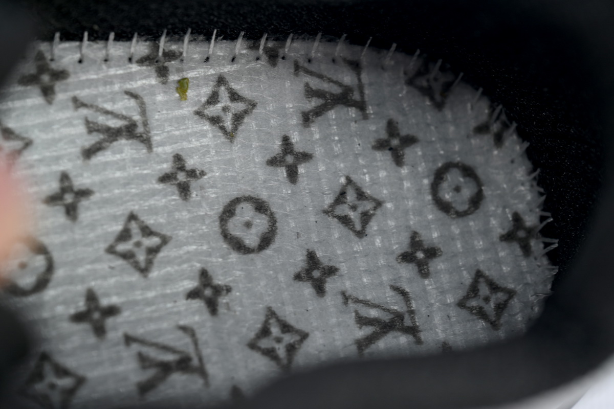 PK God Batch Louis Vuitton Run Tatic lack Silver