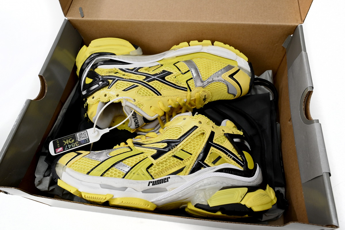 PK God Batch Balenciaga Runner Black Yellow 677402 W2RD3 0510