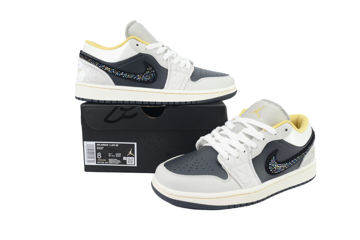 PKstockx Air Jordan 1 Low SE 'Beaded Swoosh' DV1762-001