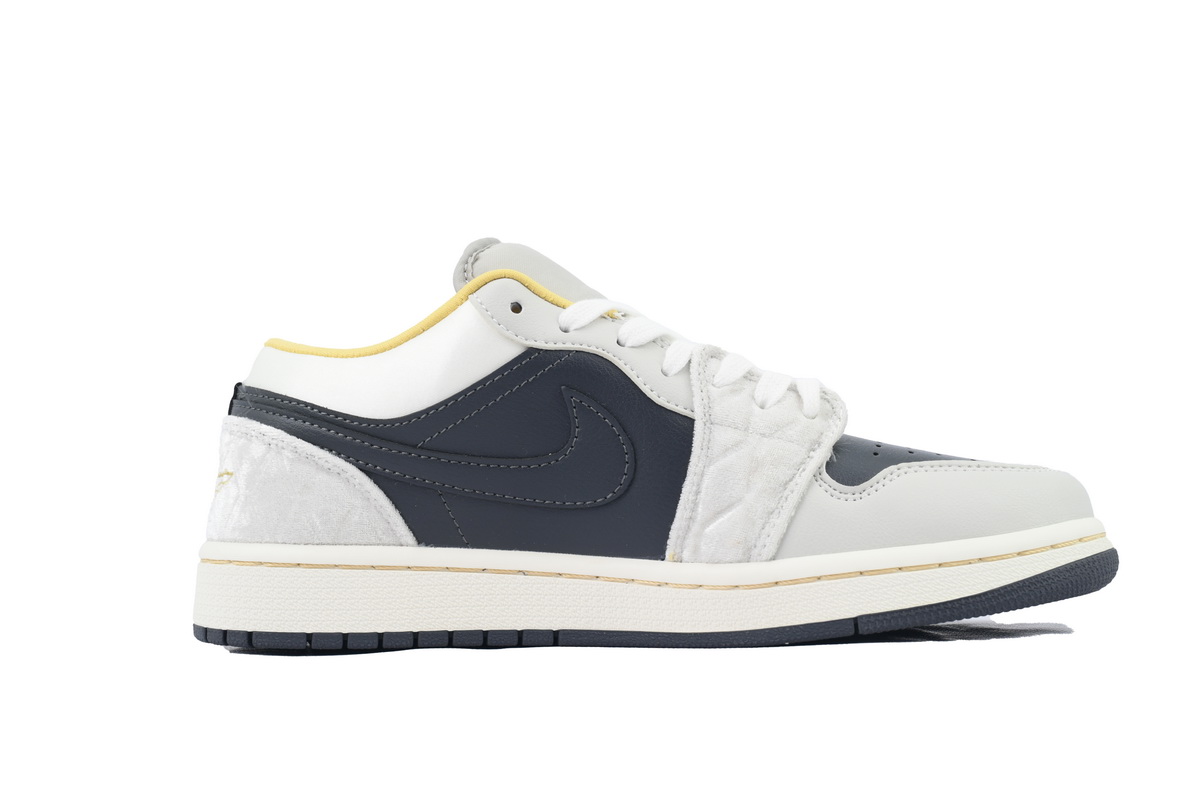 PKstockx Air Jordan 1 Low SE 'Beaded Swoosh' DV1762-001