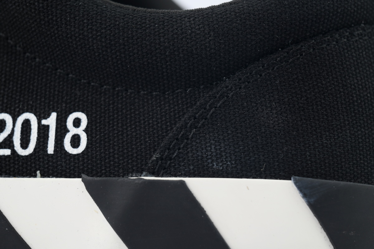 PK God Batch Off-White Vulc Low Top 'Black' OMIA085E183510011000