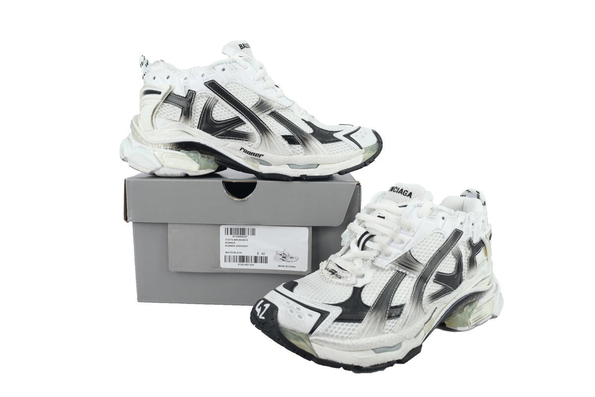PK God Batch Balenciaga Runner Sneaker 'Gradient - White Black' 772774 WRUNG 9010