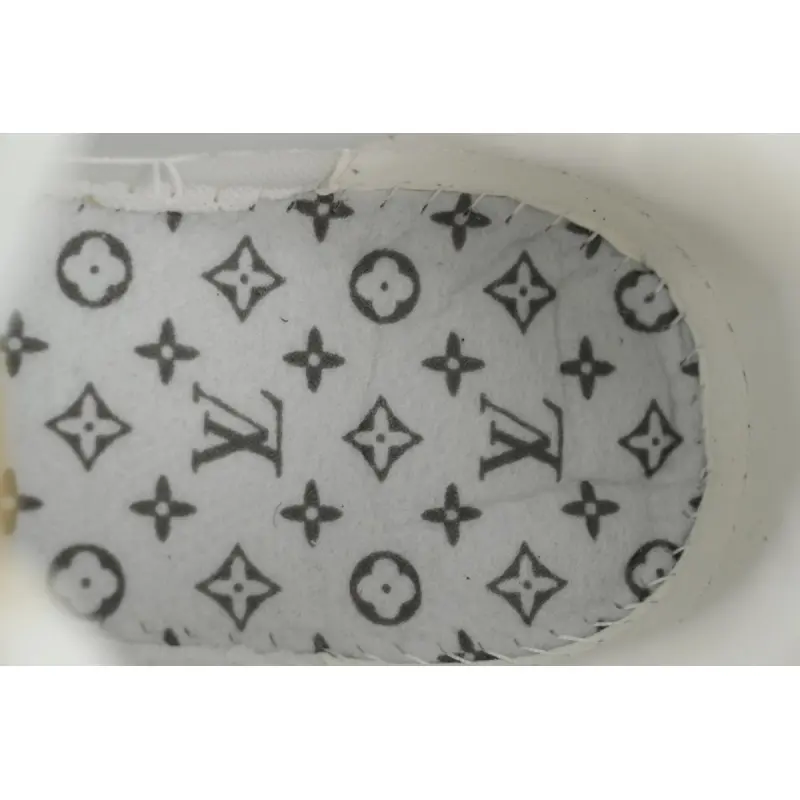 PK God Batch Louis Vuitton Skate Horse Hair Apricot Diamond