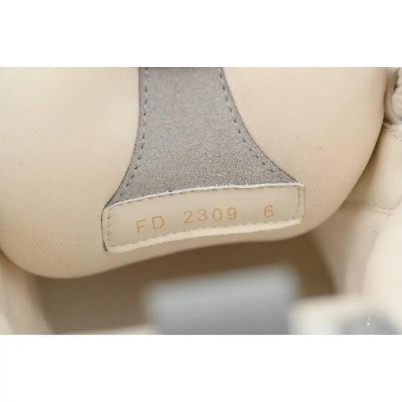 PK God Batch Louis Vuitton Skate Horse Hair Gray White Diamond