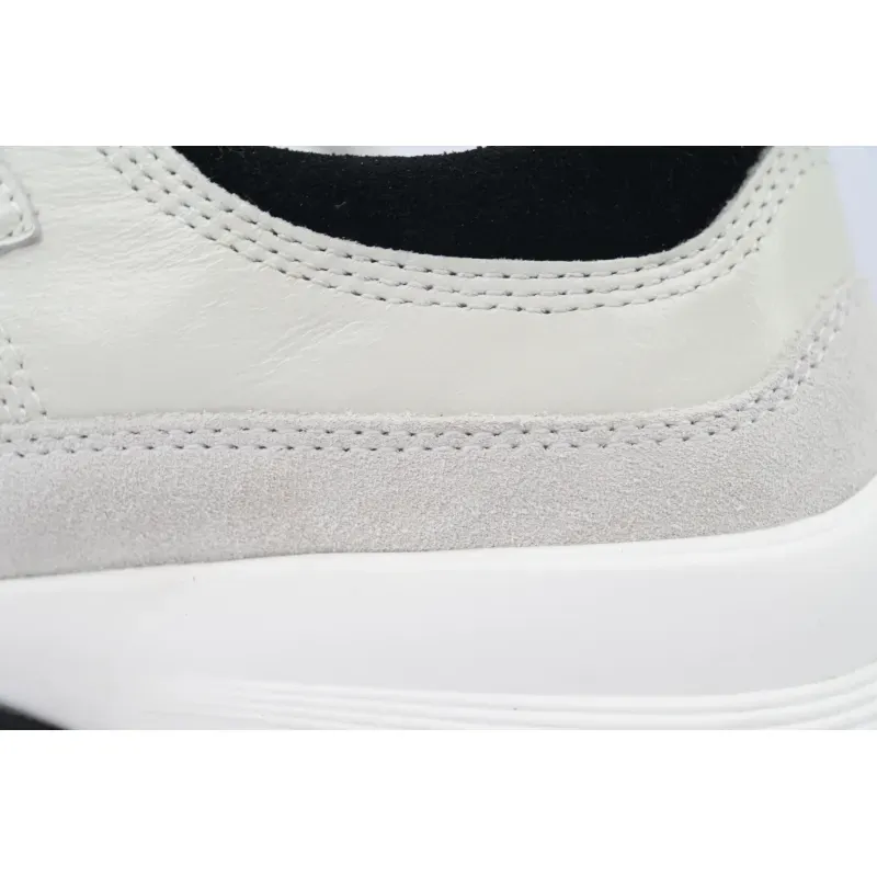 PK God Batch Chanel Interlocking CC Logo Calfskin & Suede Calfskin Sneakers White