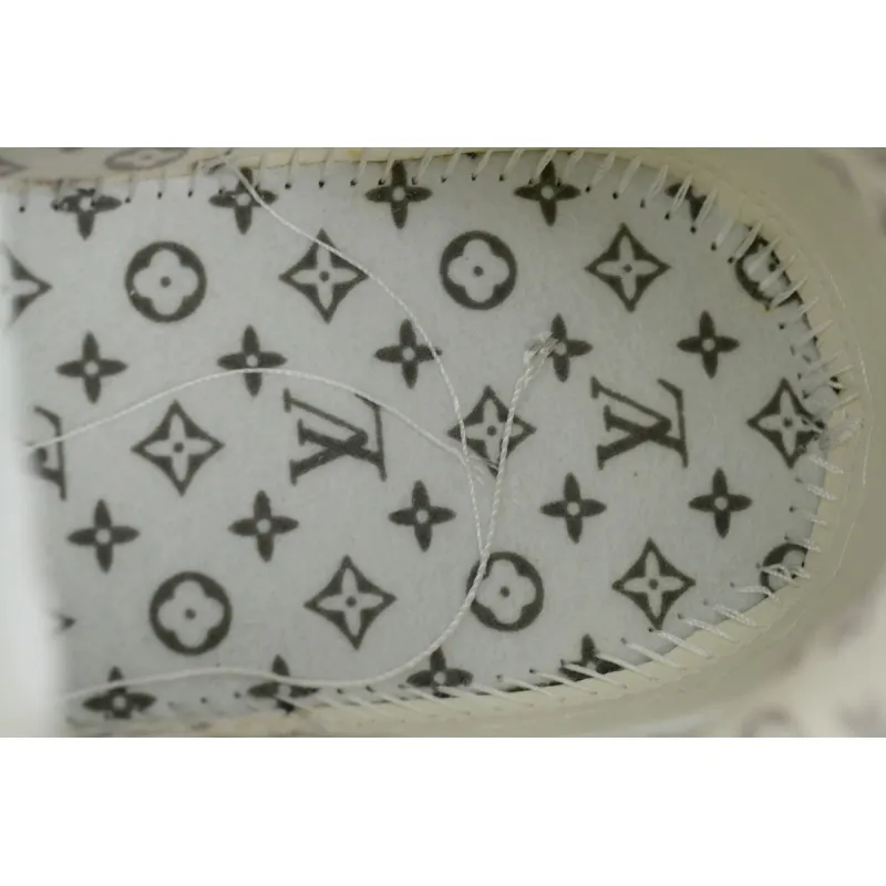 PK God Batch LOUIS VUITTON all white