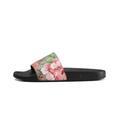Gucci Slides Bloom Supreme 01