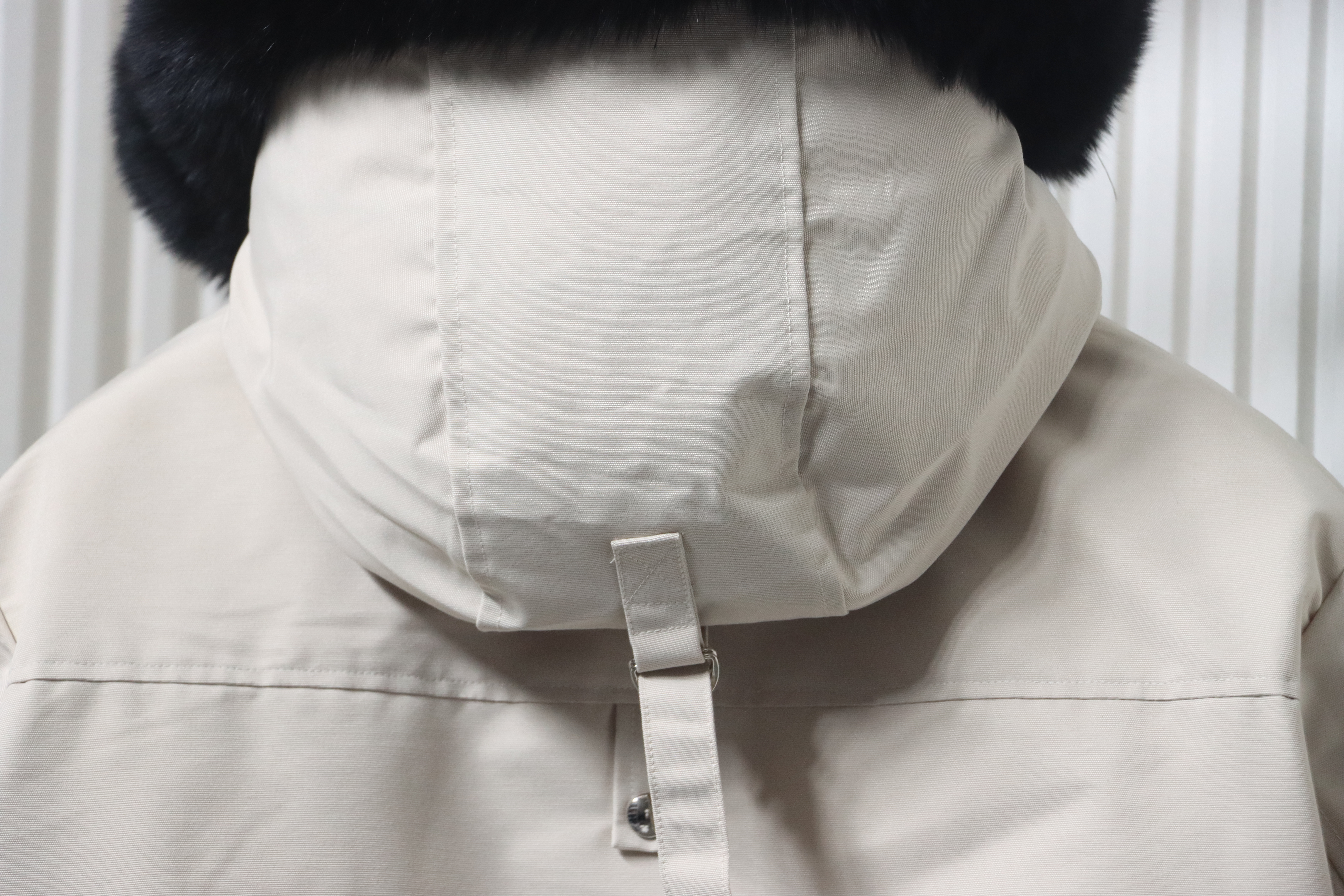 Moose knuckles Men's down jacket off-white