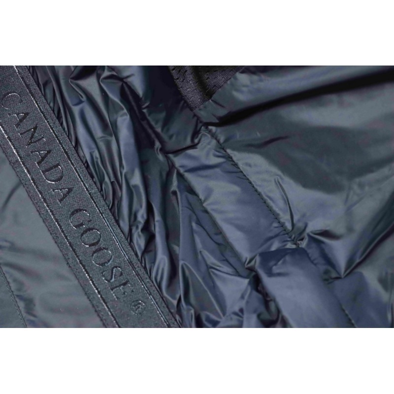   Canada Goose   Short black down jacket