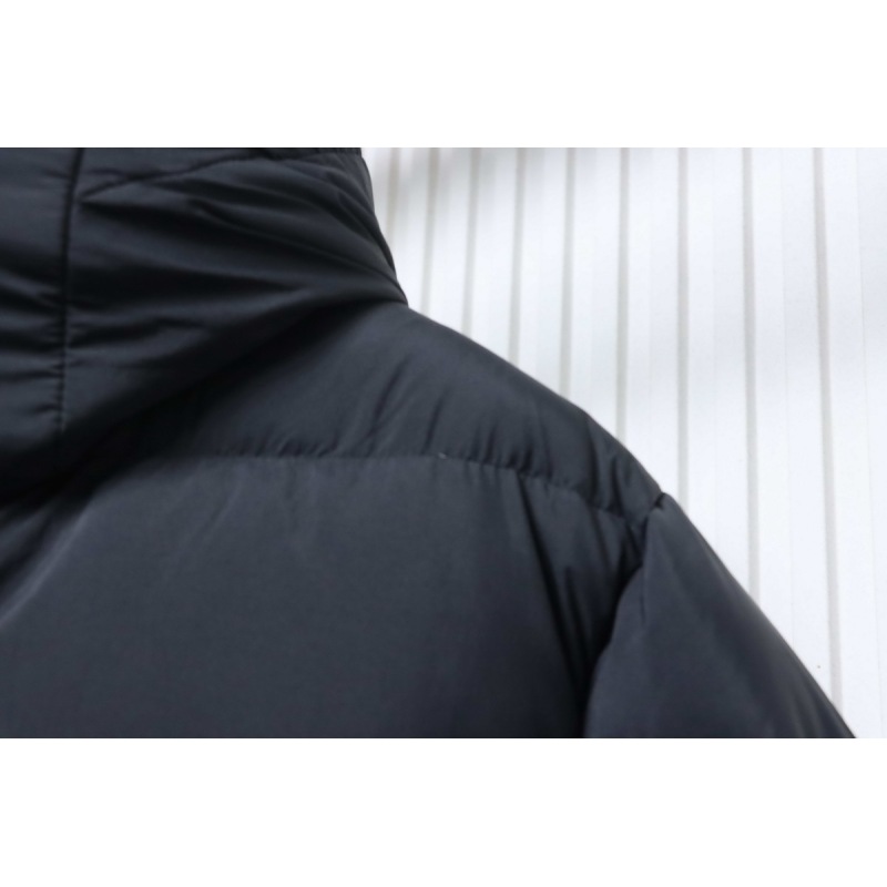   Canada Goose   Short black down jacket