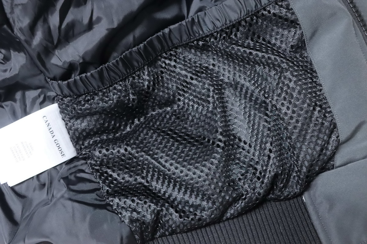  Canada Goose   Short   gray down jacket