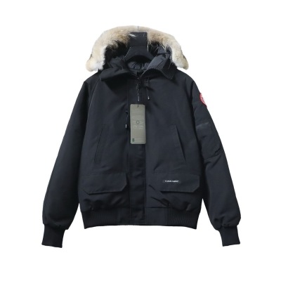  Canada Goose   Short black down jacket 01