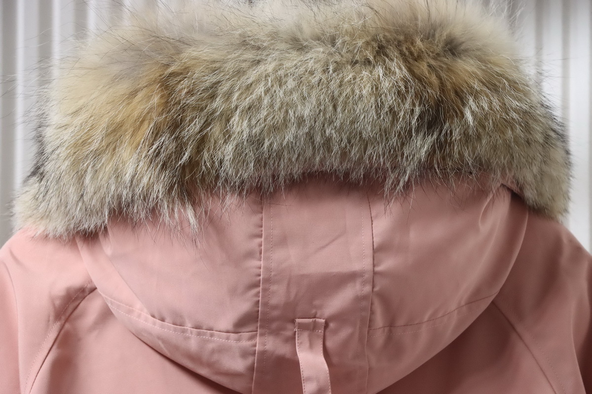  Canada Goose  Pink short down jacket