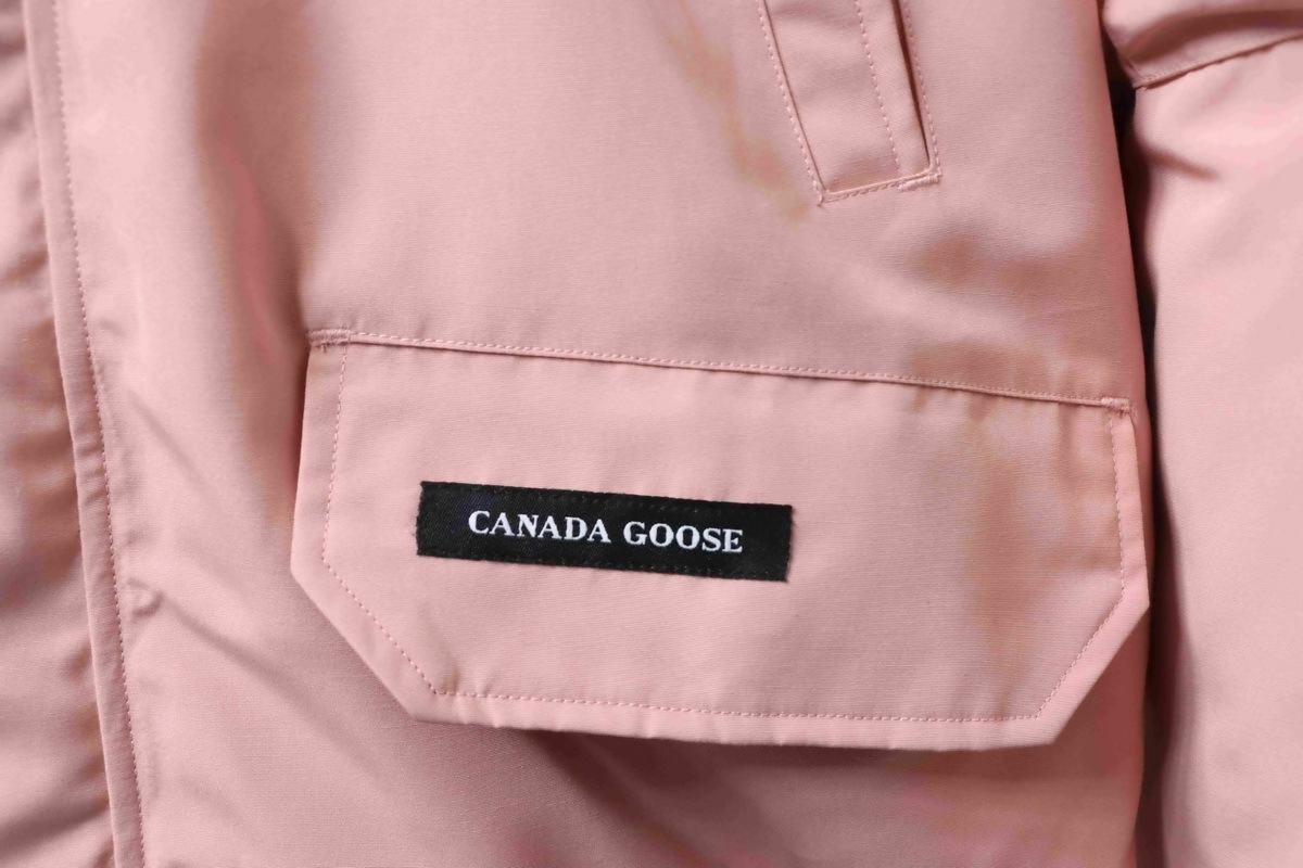 Canada Goose  Pink short down jacket
