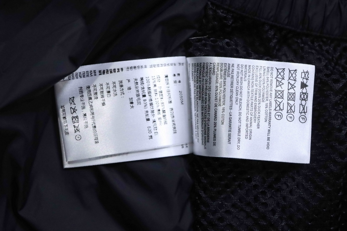 Canada Goose   Short white down  jacket
