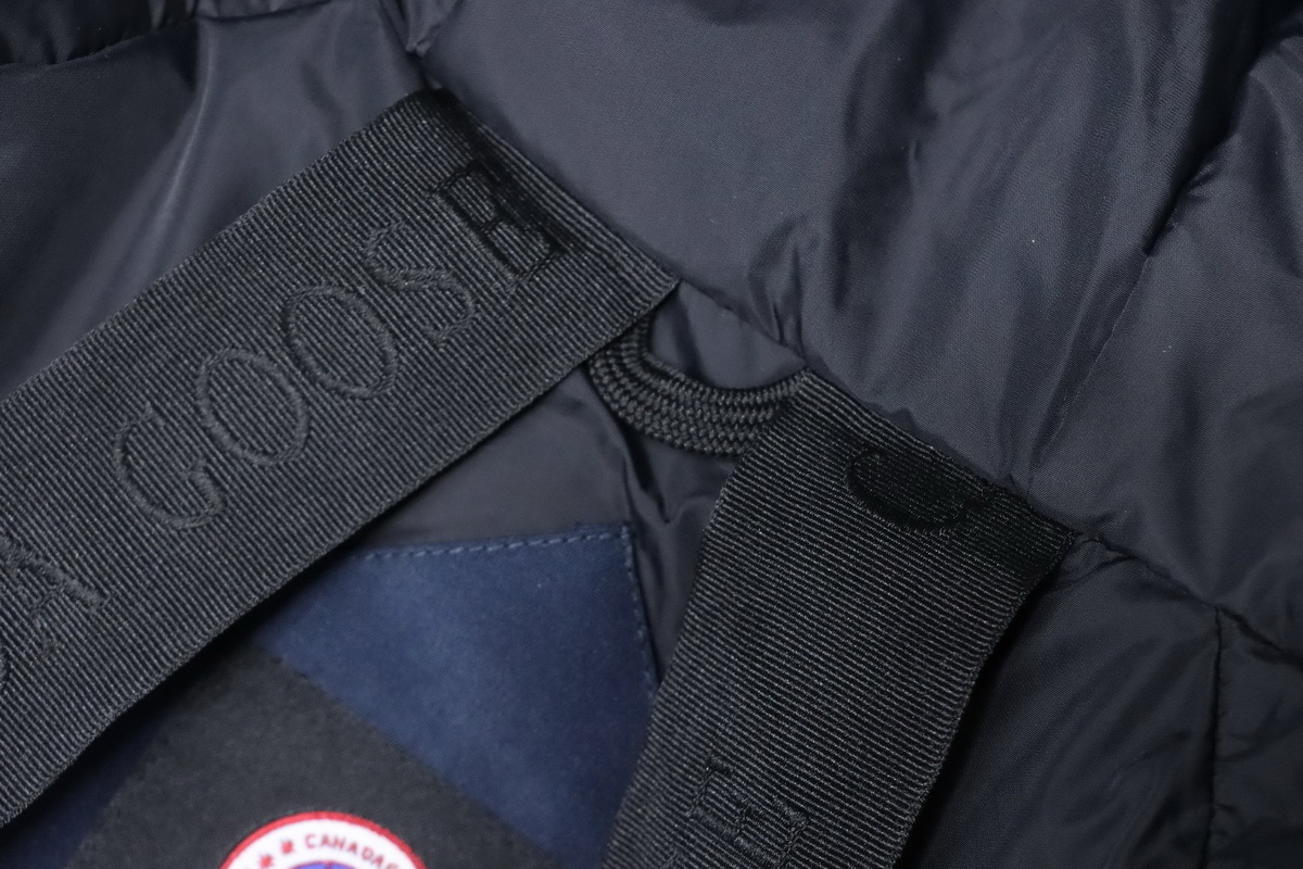   Canada Goose   Dark blue short down jacket
