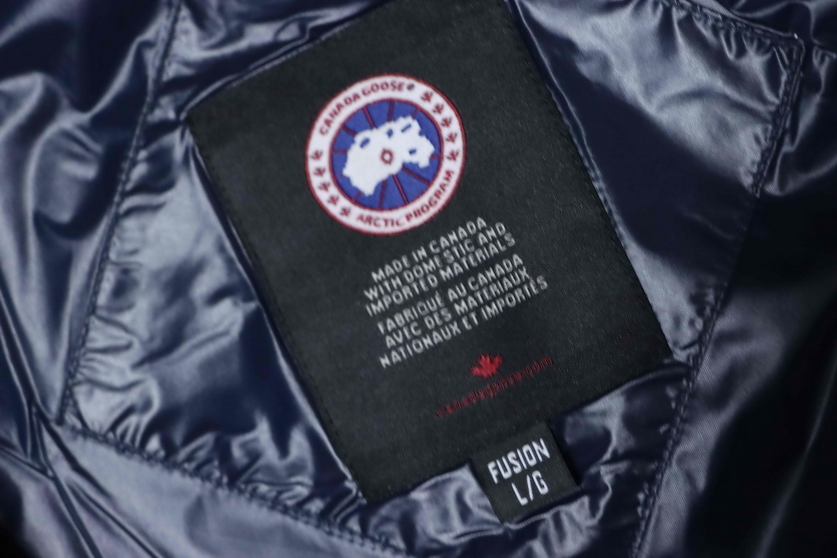  Canada Goose  Puff Plaid Down Jacket Dark Blue