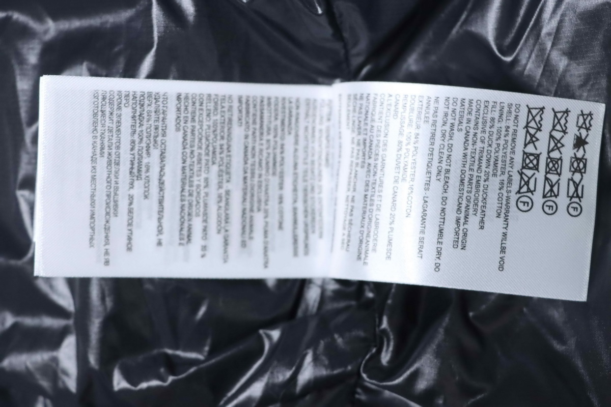 Canada goose Short Large Plaid Puff Down Jacket Black