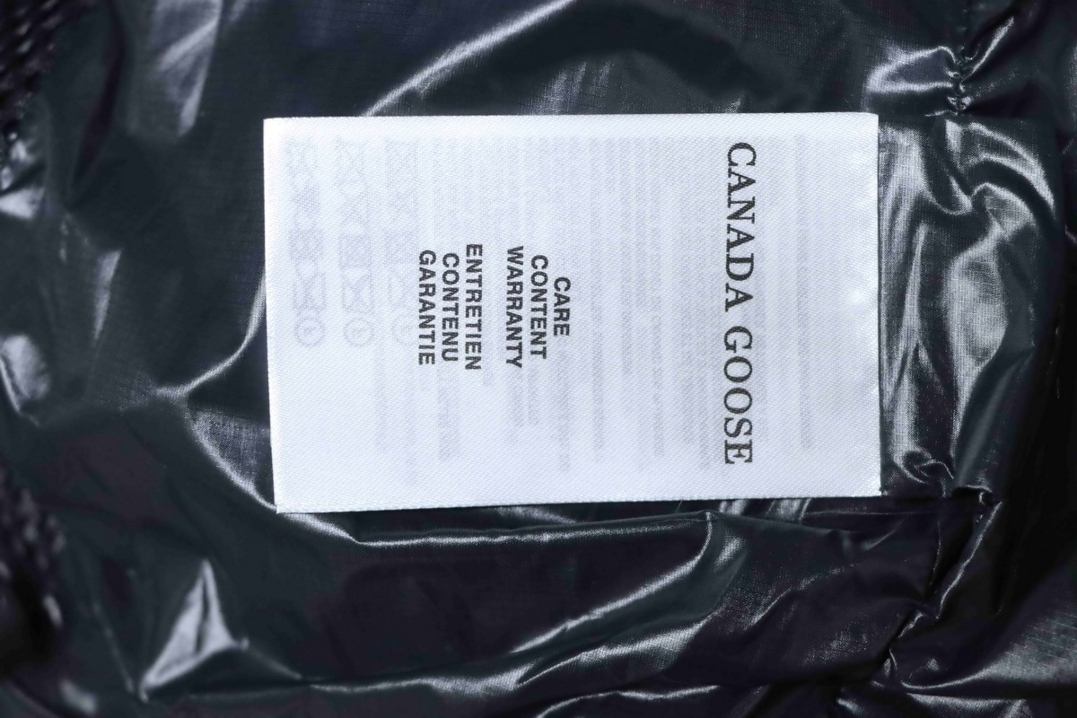 Canada goose Short Large Plaid Puff Down Jacket Black