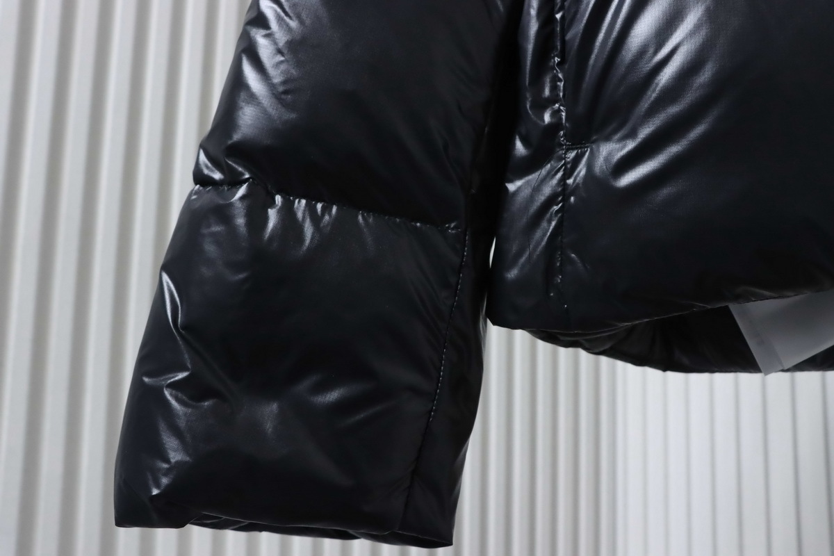 Canada goose Short Large Plaid Puff Down Jacket Black