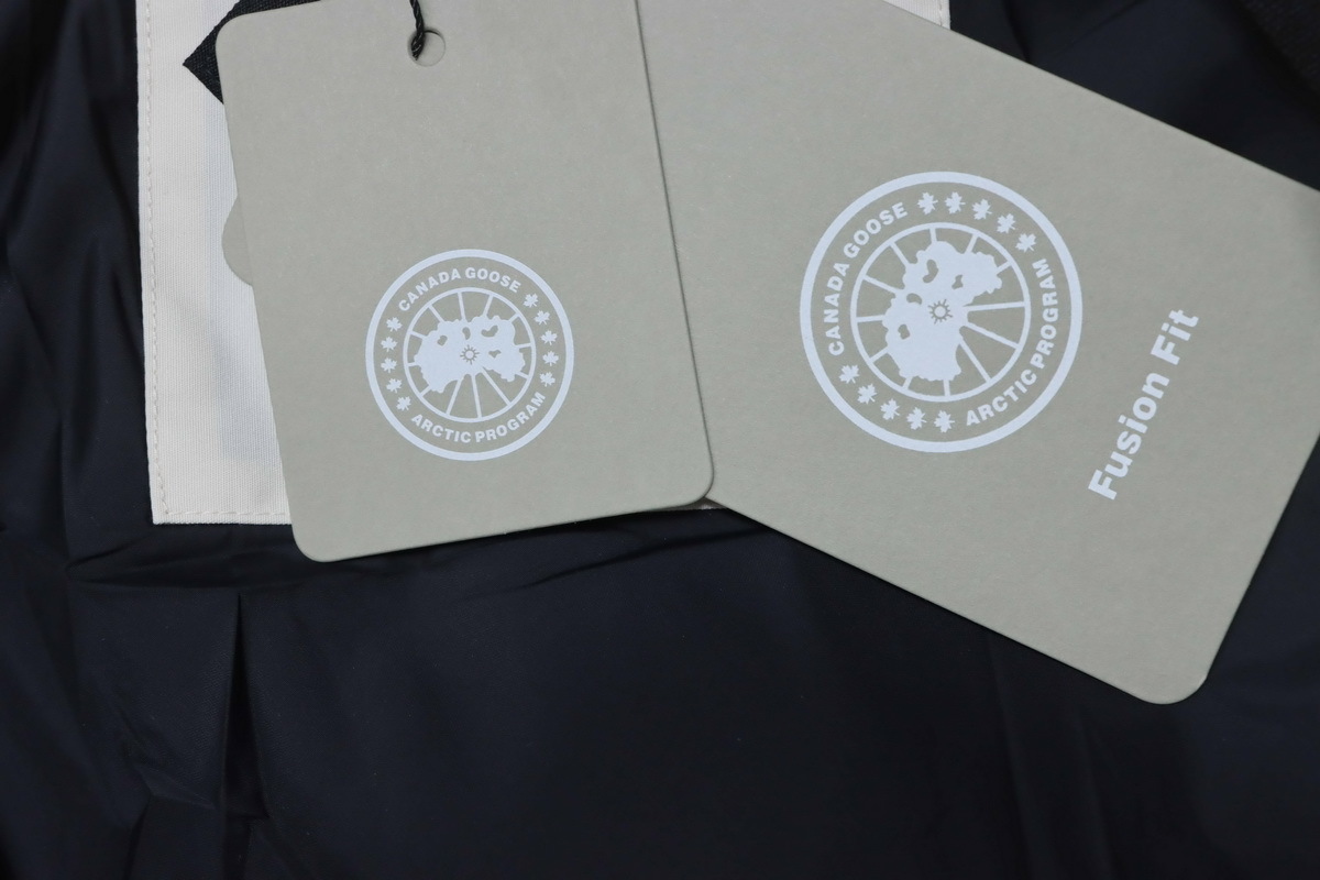  Canada goose  Mystique Down Jacket White