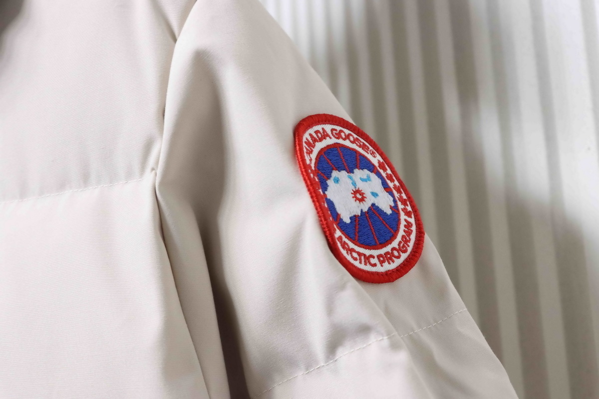  Canada goose  Mystique Down Jacket White