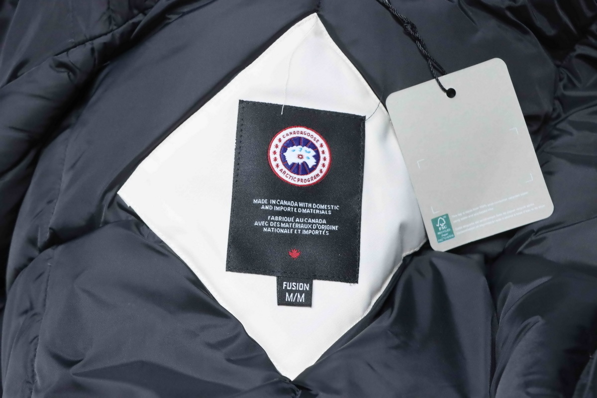 Canada goose  Business style mid-length down jacket white