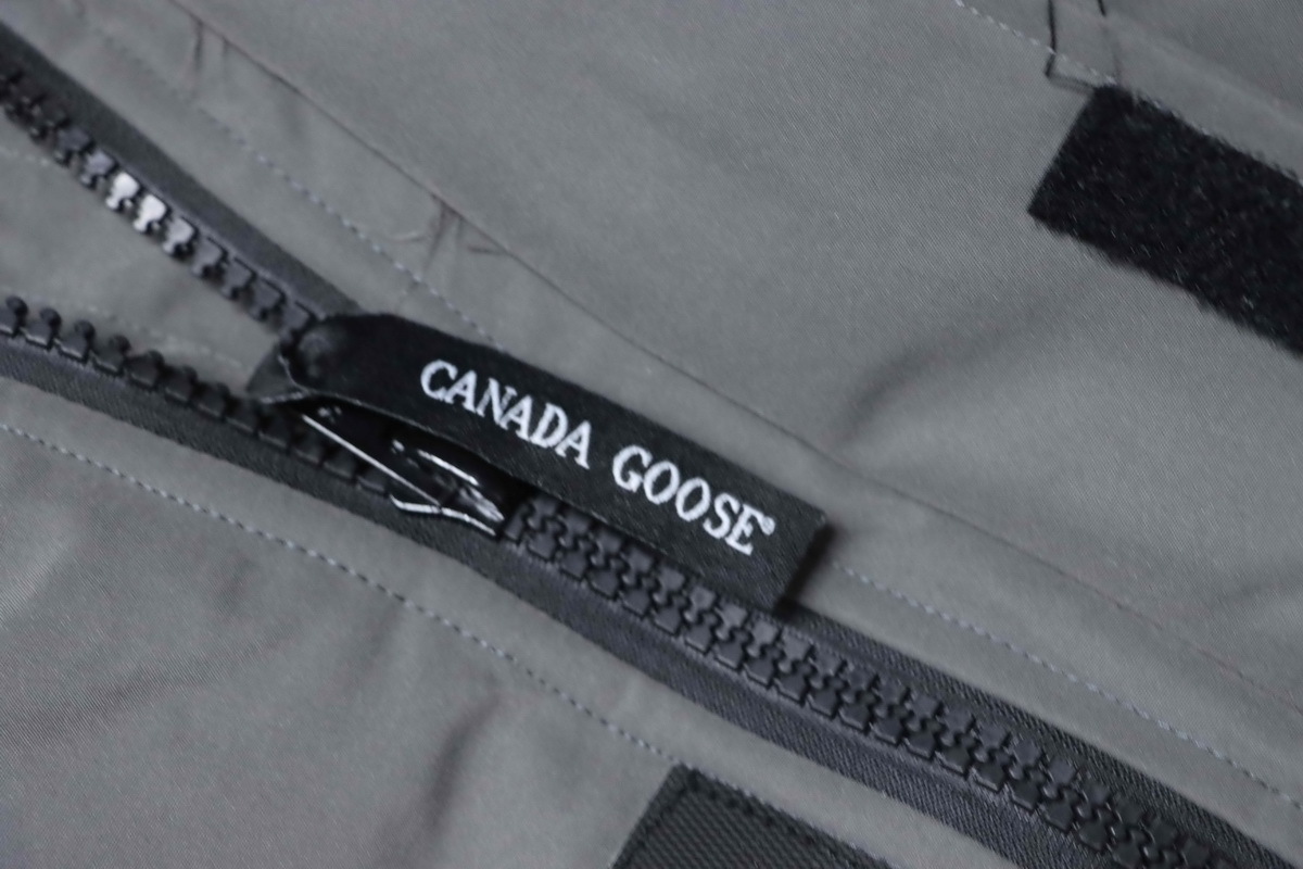 Canada goose  Business style mid-length down jacket gray