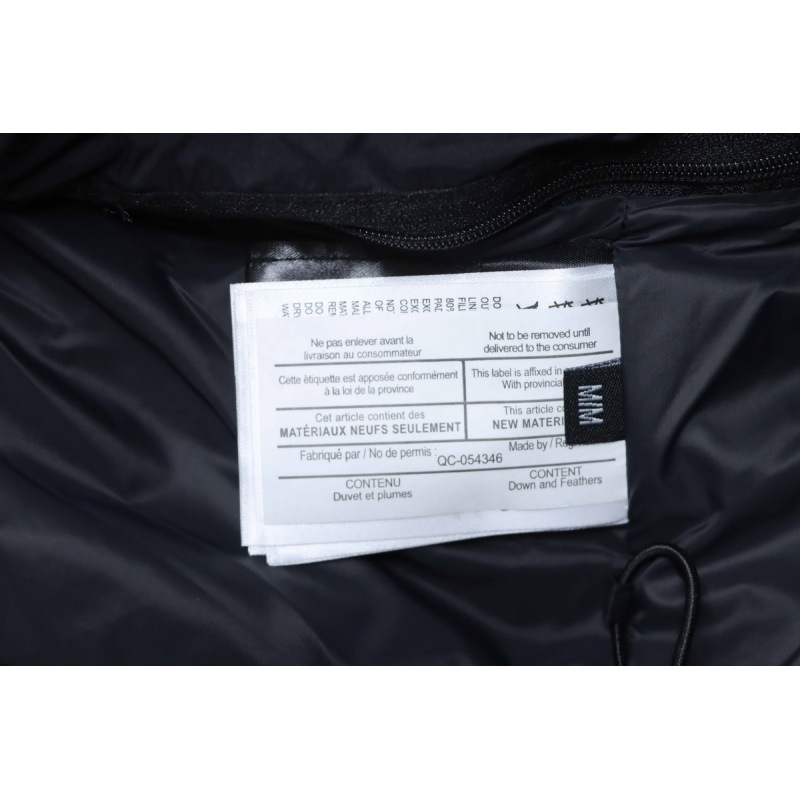  Canada goose  Hooded down jacket black