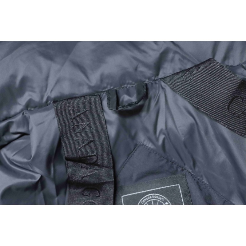  Canada goose  Hooded down jacket black