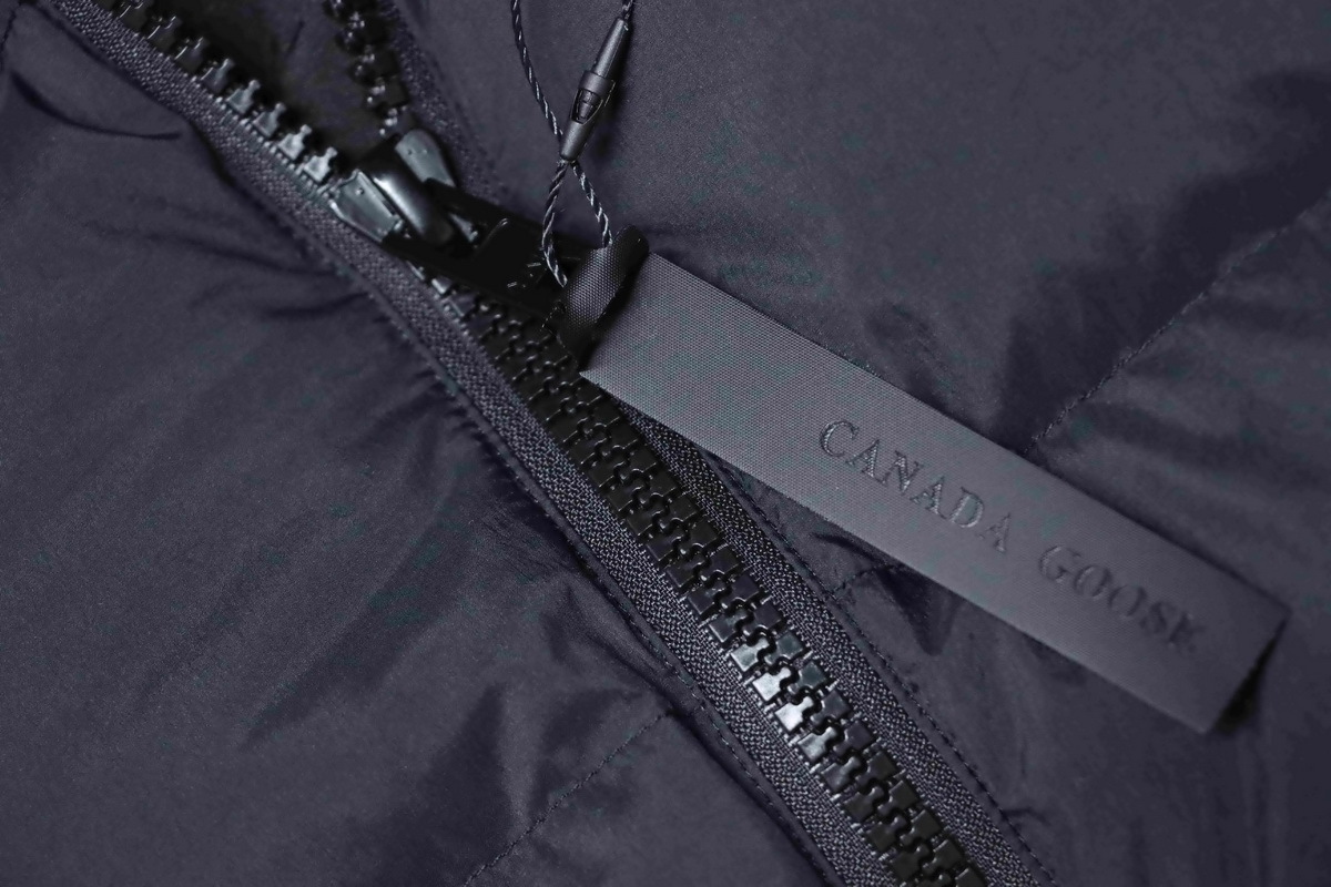 Canada goose Hooded down jacket black