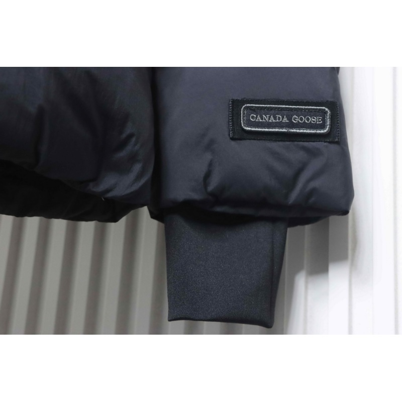  Canada goose  Hooded down jacket black
