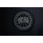  Canada goose  Hooded down jacket black