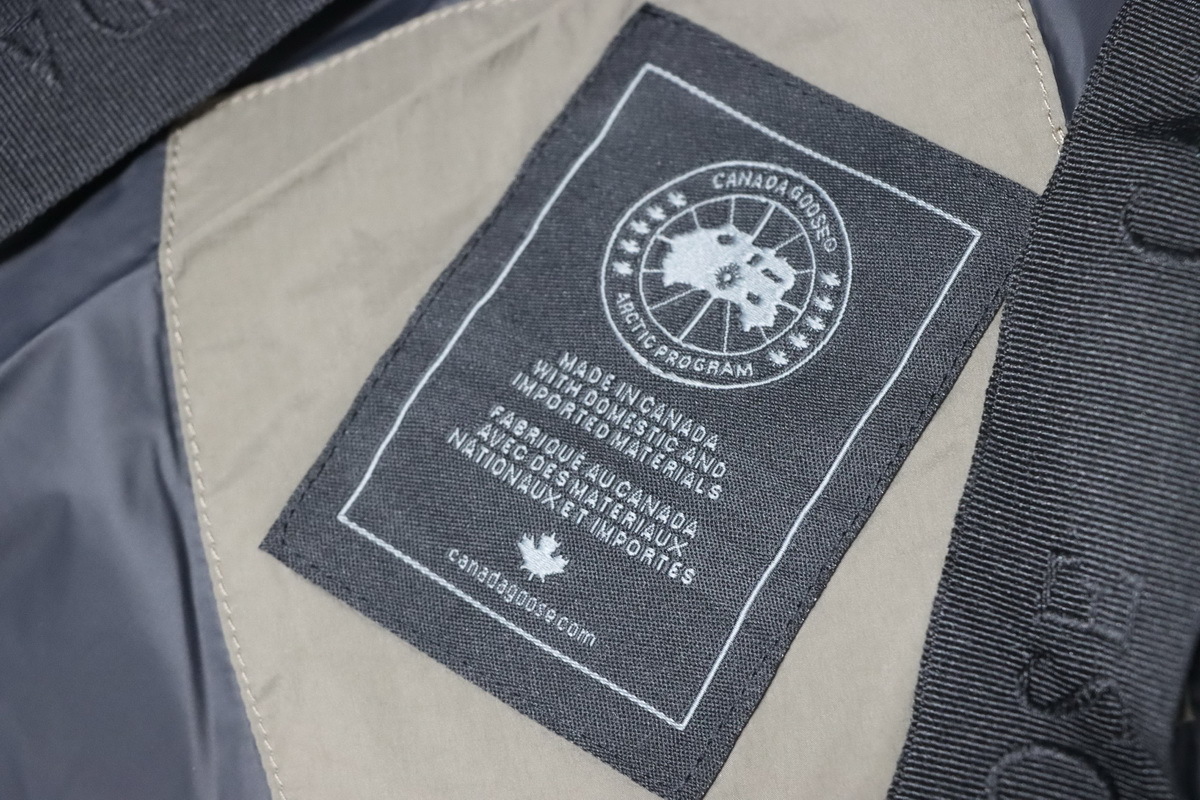 Canada goose Hooded down jacket brown
