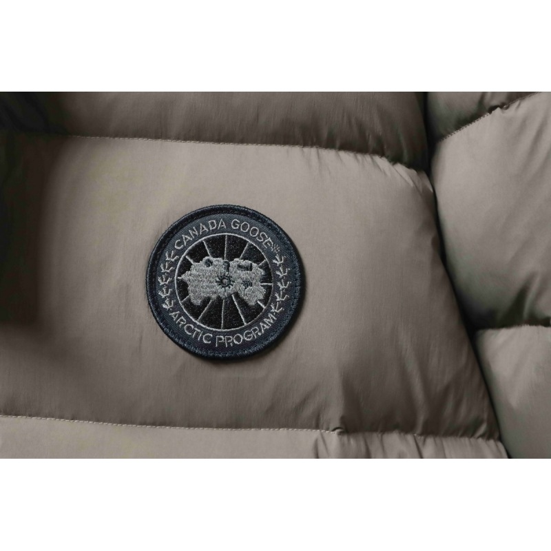  Canada goose  Hooded down jacket brown